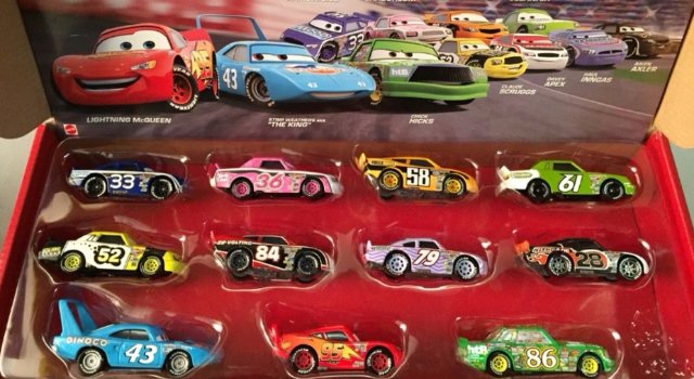Cars (Auta) - 11pack DOT-COM - King, Chick Hicks, Lightning McQueen...