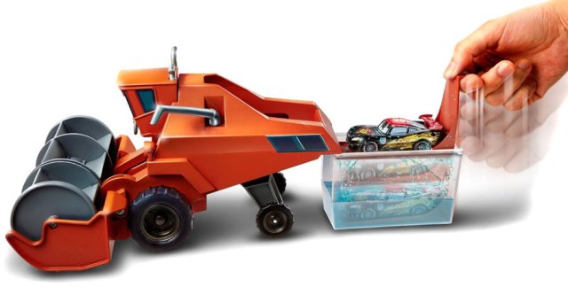 Cars 2 (Auta 2) - Color Changers Chase & Change Frank + Lightning McQueen (Blesk)