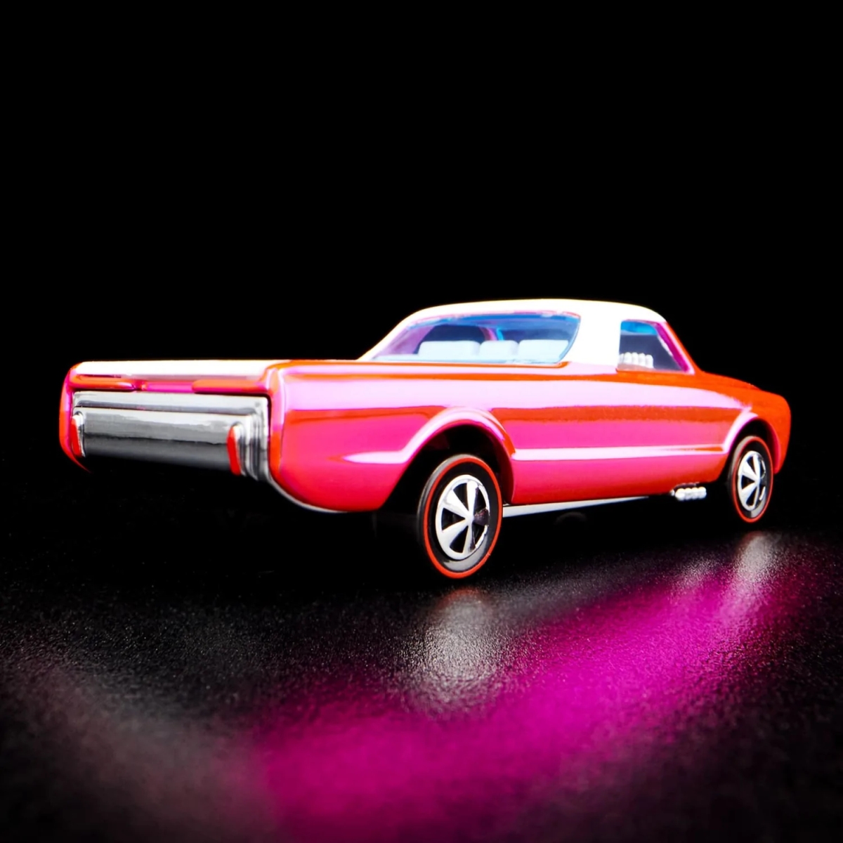 Hot Wheels - RLC Exclusive 2022 Pink Editions Custom Fleetside - Pink