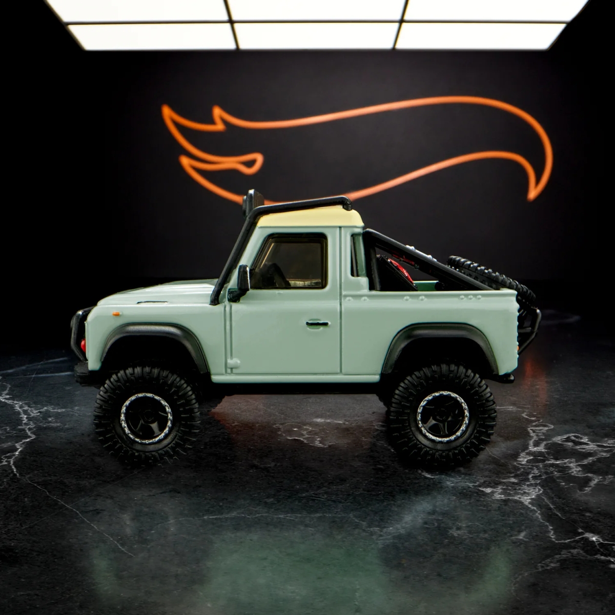 Hot Wheels - HWC Elite 64 Series Land Rover Defender 90 Pickup