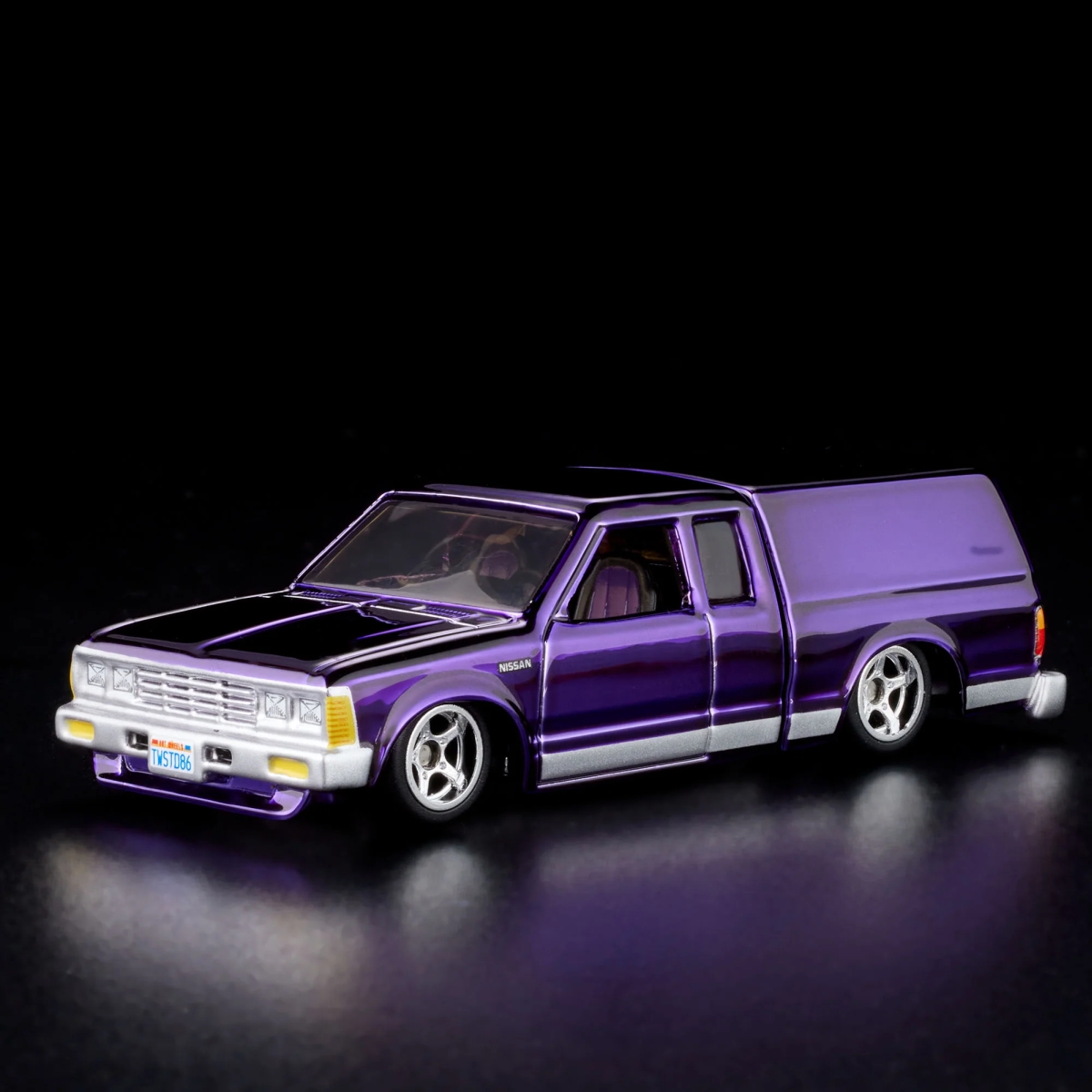 Hot Wheels - RLC 1986 Nissan 720 King Cab - Purple HMY26