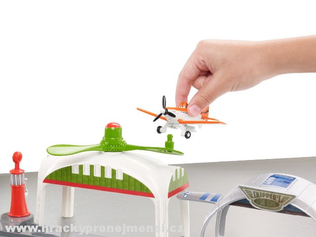 Disney Planes (Letadla) letiště Propwash Junction + Dusty Crophopper (Prášek)
