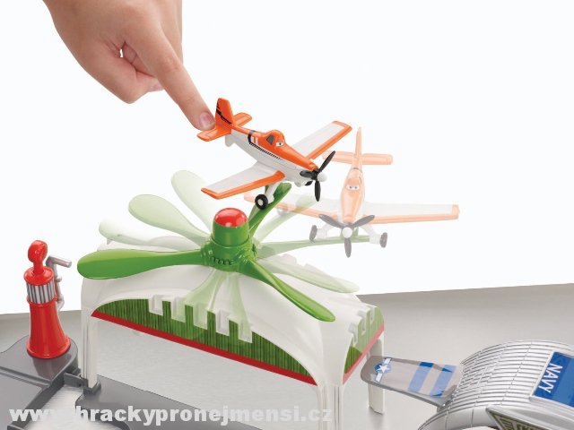 Disney Planes (Letadla) letiště Propwash Junction + Dusty Crophopper (Prášek)